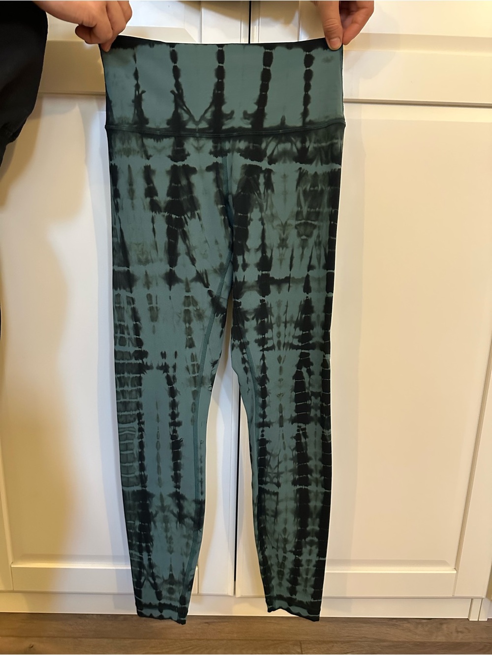 High-Waist Leggings in Teal and Black